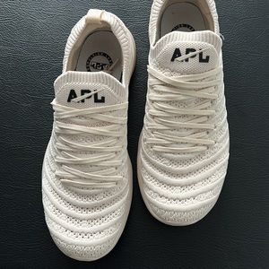 APL Techloom Wave, color Pristine, size 7.5